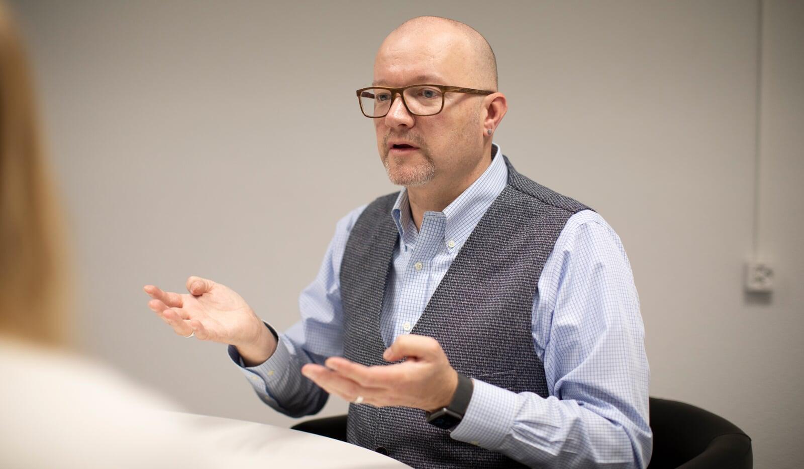 Achtsamkeitstrainer Roger Sigrist erklärt was Achtsamkeit bedeuutet